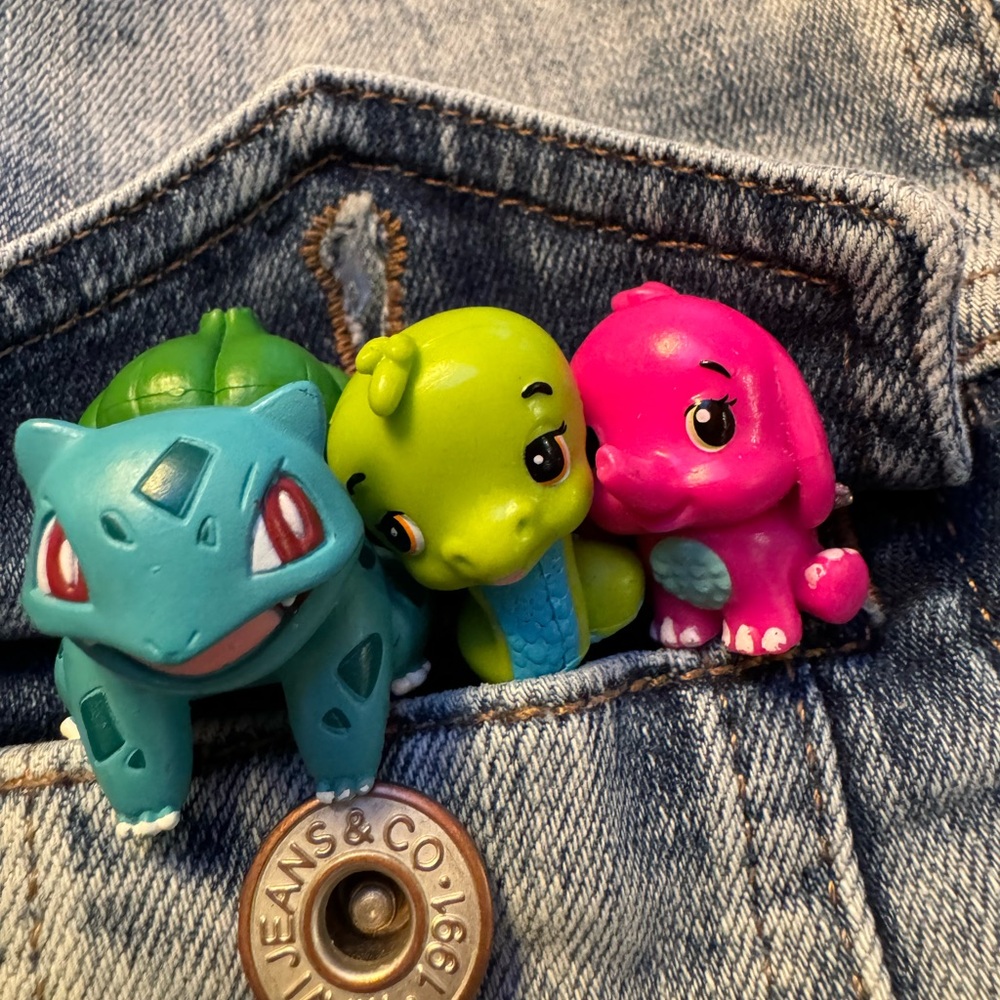 Set of three Pokémon figurines size small authentic Pokémon 2015